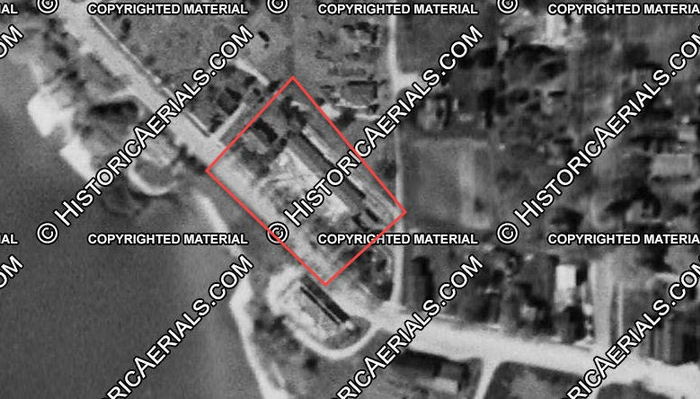 Portage Lake Motel (Wissners Motel, Sprengers Lakeview Motel) - 1954 Aerial (newer photo)